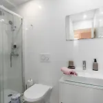 A Window To - In The Heart Of The City Апартаменты *