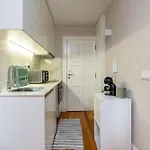 A Window To - In The Heart Of The City Апартаменты