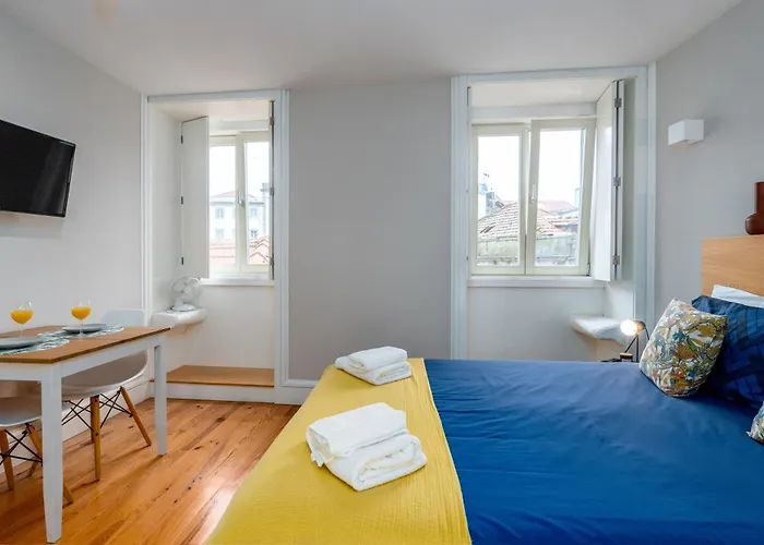 A Window To - In The Heart Of The City * Порту