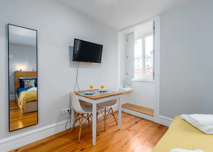 Апартаменты A Window To - In The Heart Of The City Порту